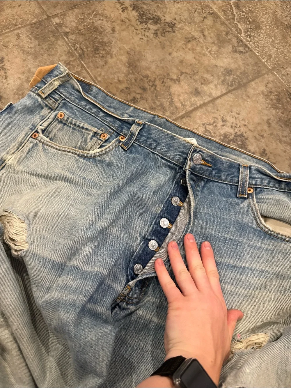🤍Light Blue Distressed Men’s 501 XX Levi’s button fly Jeans made in Colombia